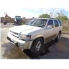 Image 2 : 1999 - INFINITI QX4