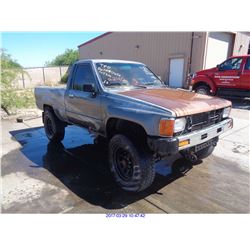 1988 - TOYOTA P/U // RESTORED SALVAGE