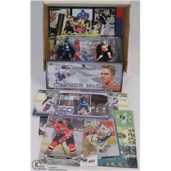 BOX OF MISC HOCKEY INCL FIGURES, OVERSIZED CARDS