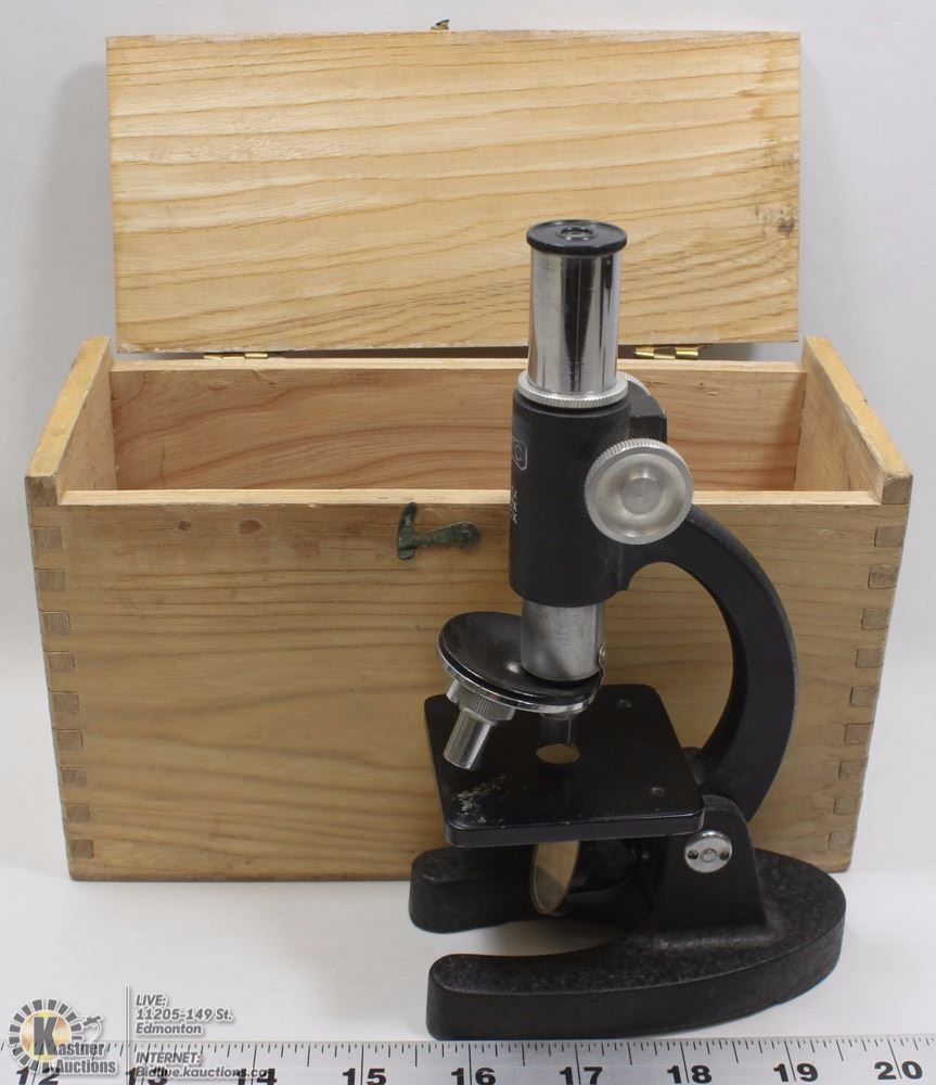 VINTAGE COC MICROSCOPE IN ORIGINAL BOX