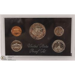 137) US MINT PROOF SET 1972