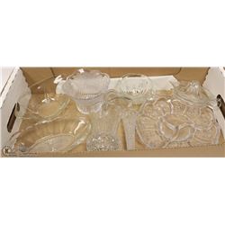 FLAT OF VINTAGE AND MODERN GLASS AND CRYSTAL