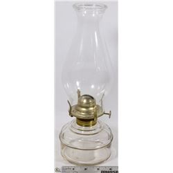 VINTAGE OIL LAMP WITH SHADE