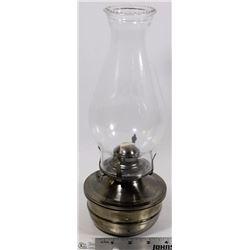 VINTAGE OIL LAMP WITH SHADE
