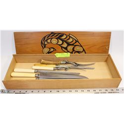 BOX WITH CARVING KNIVES AND FORK