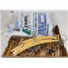 Image 1 : FLAT OF WOODEN HANGERS W/NEW