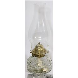 VINTAGE OIL LAMP WITH SHADE