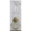 Image 1 : VINTAGE OIL LAMP WITH SHADE