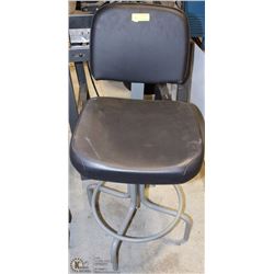 SWIVEL CHAIR