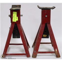 A PAIR OF JACK STANDS