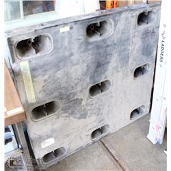 48X 45 PLASTIC TANK OR HEAVY MATERIAL SKID