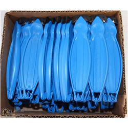 BOX OF APROX 40 BOX CUTTERS