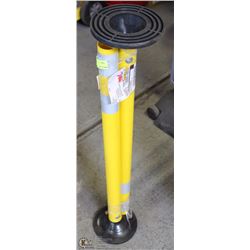 LOT OF 2 REFLECTIVE FREE STANDING POLES