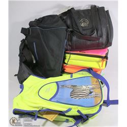 LOT OF 3 LUNCH BOXES AND ASSORTED BAGS