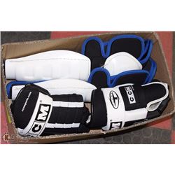 CCM 452 TACKS HOCKEY GLOVES & SET OF