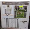 Image 1 : PRESSURE MOUNTED SCROLL MOTIF METAL PET GATE