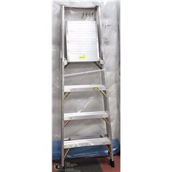 6' FEATHERLITE STEP LADDER