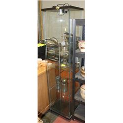 SQUARE GLASS SHOWCASE