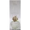 Image 1 : ESTATE CUT GLASS OIL LAMP