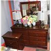 Image 1 : ESTATE 6-DRAWER WOOD DRESSER W/MIRROR