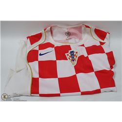 NEW NIKE CROATIA SOCCER JERSEY – SIZE L