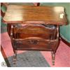 Image 1 : VINTAGE MAGAZINE STAND/TABLE