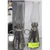 Image 1 : PAIR OF SMALL METAL AND GLASS OIL LAMPS