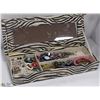 Image 1 : ZEBRA DESIGN JEWELLERY BOX FULL OF
