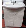 Image 1 : 24"X17" BATHROOM VANITY WITH TAPS