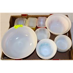 ESTATE VINTAGE PYREX BOWL SET
