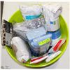 Image 1 : PLASTIC BIN WITH BEDDING ITEMS