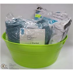 GREEN BIN WITH BEDDING