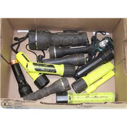 FLAT OF 12 ASSORTED FLASHLIGHTS
