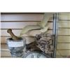 Image 1 : MORTER AND PESTLE AND BIRD FRAME