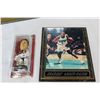 Image 2 : TWO NHL FIGURES BOBBLE HEAD AND PLAQUE