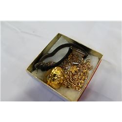 GOLD TONE JEWELLRY