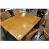 Image 2 : OAK DINING TABLE WITH 2 LEAFS AND 6 CHAIRS