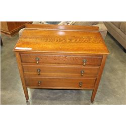 VINTAGE 3-DRAWER OAK DRESSER