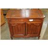 Image 1 : MAHOGANY FINISH SERVER WITH FLIP OUT HOT PADS