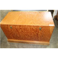 LARGE FIR STORAGE TRUNK