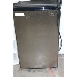 SANYO BAR FRIDGE