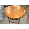 Image 1 : ROUND OAK BOBBIN TURNED OCCASIONAL TABLE