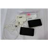 Image 1 : TWO IPOD TOUCH WITH CHARGE BASE