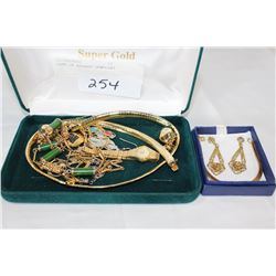 CASE OF ESTATE JEWELLRY