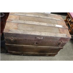 VINTAGE DOME TOP TRUNK