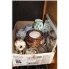 Image 2 : BOX OF COLLECTIBLES MOVIE STAR PHOTOS AND EASTERN CHINA ETC