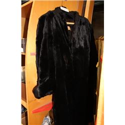 1940S FUR COAT