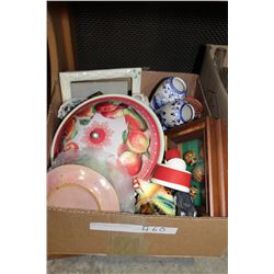 BOX OF VINTAGE KITCHEN WARE