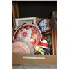 Image 1 : BOX OF VINTAGE KITCHEN WARE
