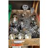 Image 1 : LOT OF BAR GLASSES AND SHAKERS AND DECANTERS